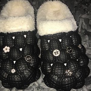 Black Bubble Slides(Shein)